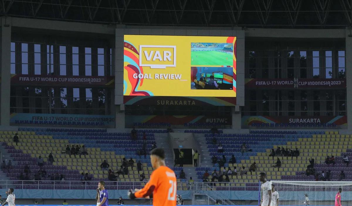 Penggunaan VAR Pertama Kali