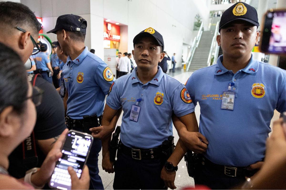 Bandara Manila dijaga ketat saat penangkapan mantan Presiden Filipina Rodrigo Duterte