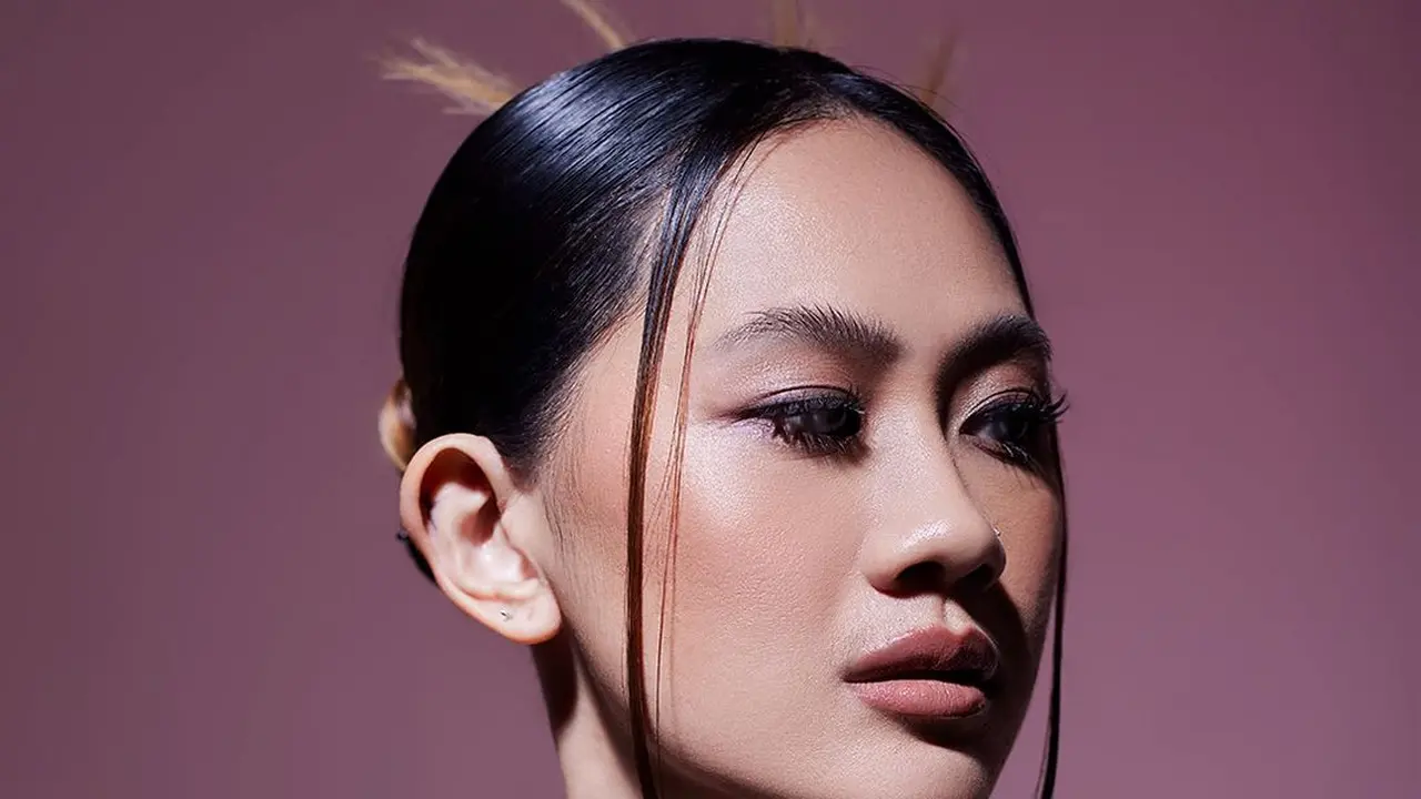 Cecil Yang. (ist.)