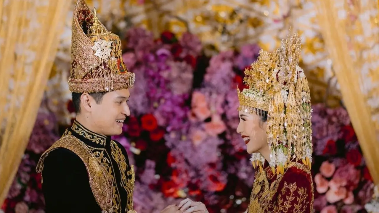 Akad Nikah Beby Tsabina dan Rizky Natakusumah