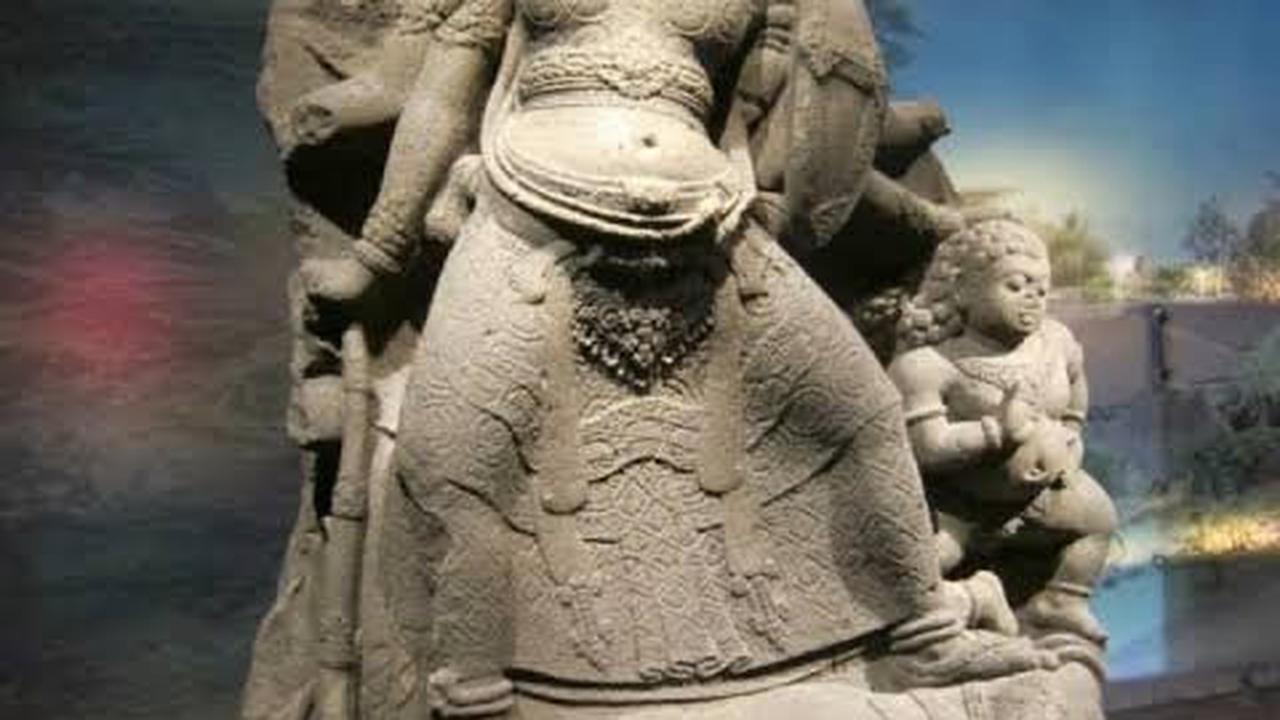 Jejak Sejarah Kurug, Pakaian Elegan Jawa yang Berakar Sejak Abad ke-10