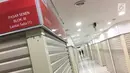 Suasana kios pedagang di Pasar Senen Blok III, Jakarta Pusat, Jumat (29/12). Pasar Senen Blok III ini terdiri dari tujuh lantai dengan jumlah tempat usaha sebanyak 385 unit. (Liputan6.com/Immanuel Antonius)