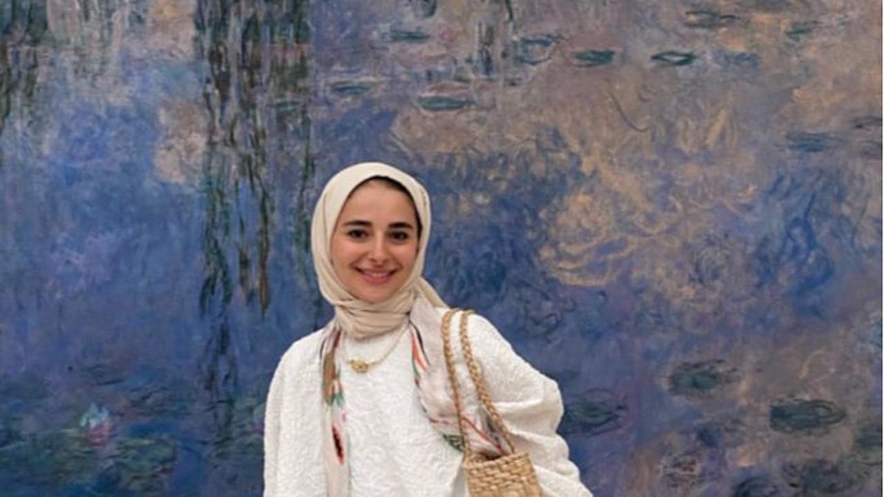 Tampil Menawan di Kondangan dengan 5 Gaya Batik untuk Wanita Berhijab, Wajib Coba!