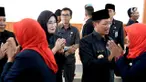 Seorang pejabat Kabupaten Cirebon menolak dilantik Bupati karena tidak terima pangkatnya diturunkan.