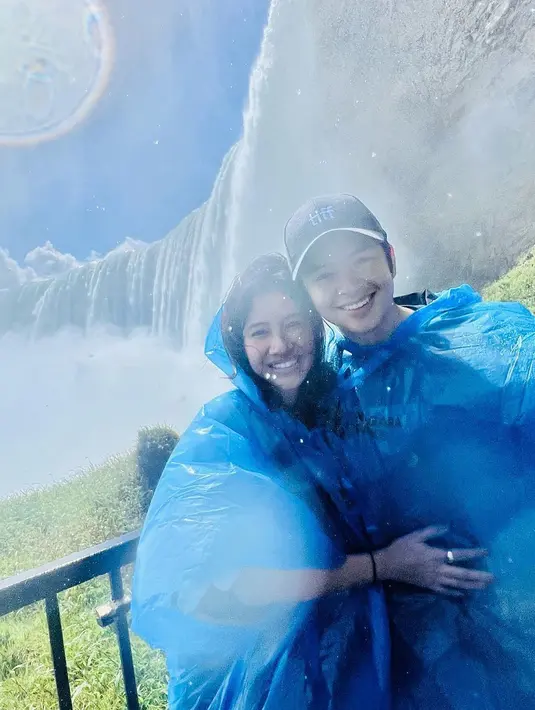 Angga Yunanda dan Shenina Cinnamon [Instagram/sheninacinnamon]