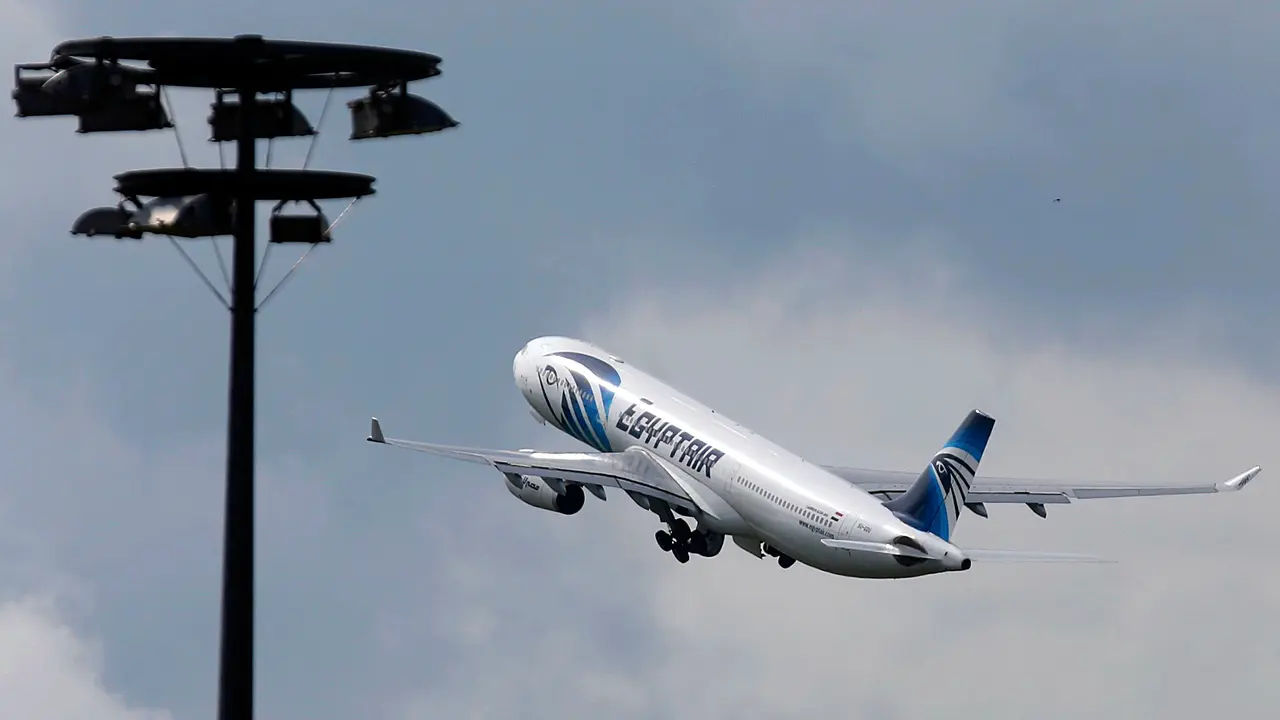20160519- Pesawat EgyptAir A320 Hilang Dari Radar-Reuters