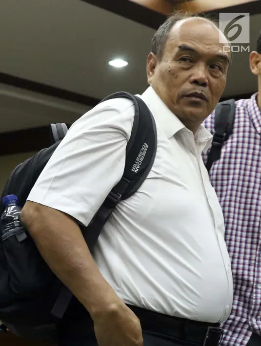 Mantan Direktur Utama PT Asuransi Jasa Indonesia, Budi Tjahjono usai menjalani sidang pembacaan tuntutan di Pengadilan Tipikor, Jakarta, Rabu (13/3). Budi Tjahjono dituntut 9 tahun penjara dan denda Rp 600 juta. (Liputan6.com/Helmi Fithriansyah)