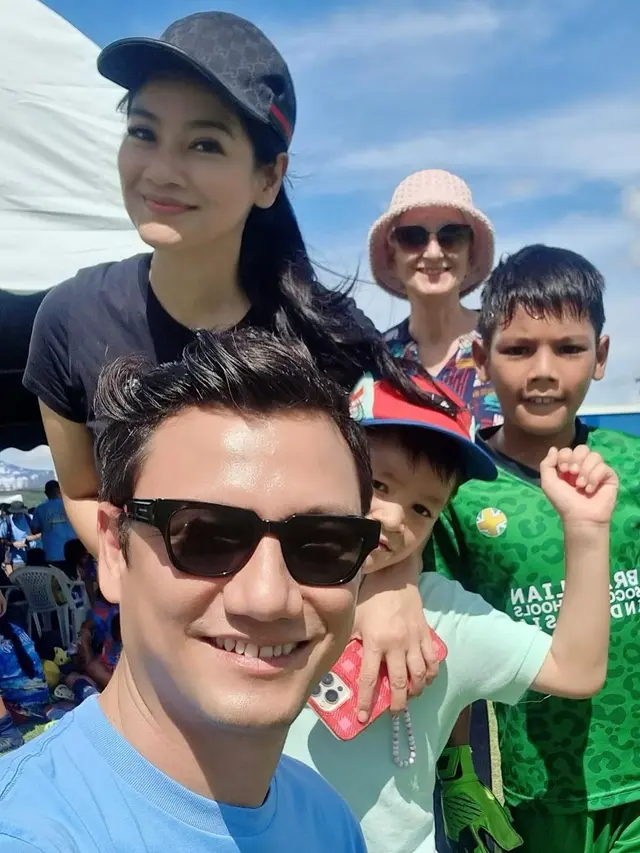 Titi Kamal dan Christian Sugiono dukung anak (Instagram/titi_kamall)