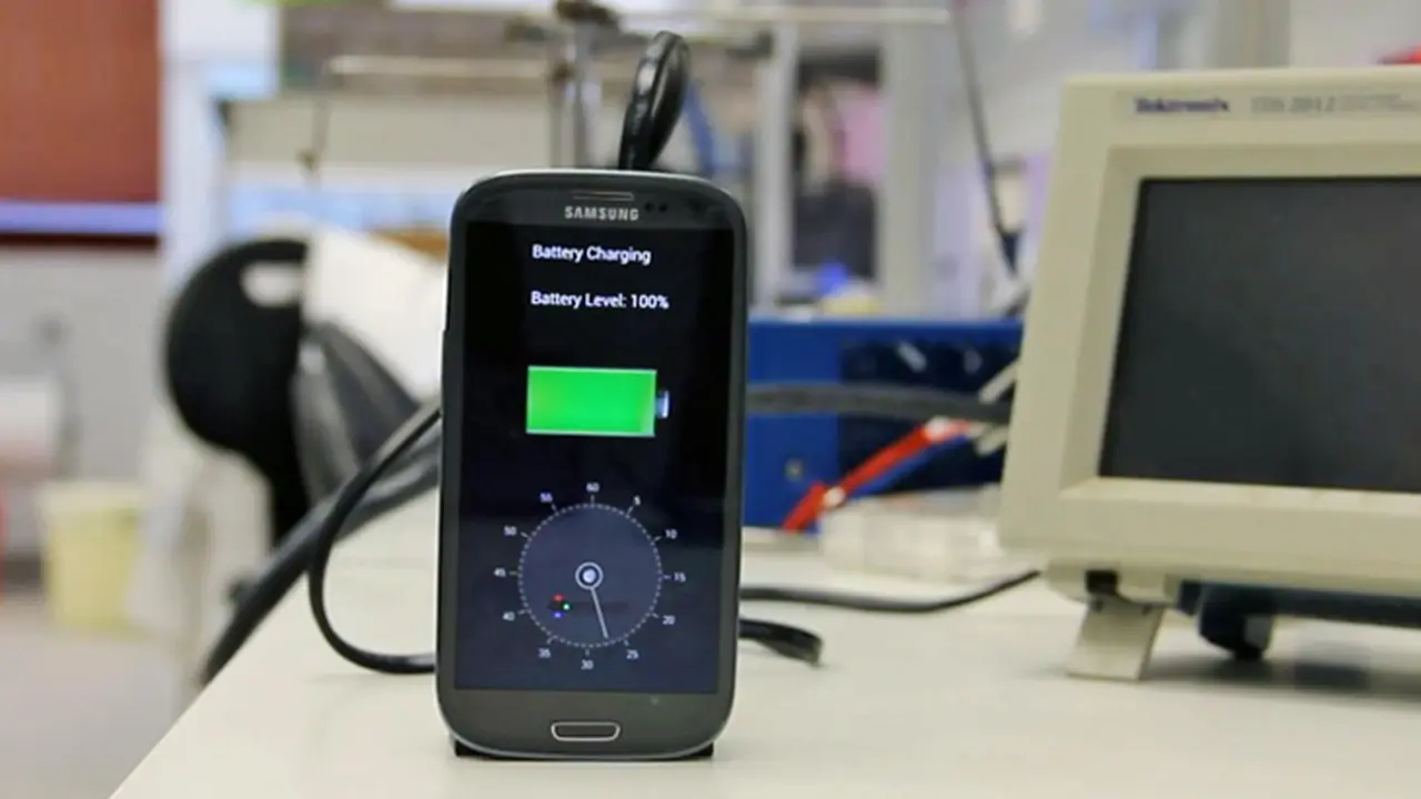 Keren! Baterai Ini Perlu 30 Detik Untuk Charge Sampai Penuh