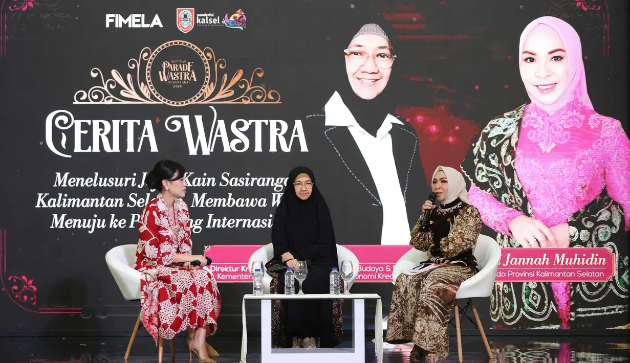 Di hari pertama gelaran Parade Wastra Nusantara 2025 diisi dengan sejumlah agenda, mulai dari Cerita Wastra oleh Hj. Fathul Jannah Muhidin (Ketua Dekranasda Provinsi Kalimantan Selatan. (KapanLagi.com/Budy Santoso)
