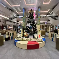 Jo Malone London, brand asal Inggris memperkenalkan koleksi akhir tahun dengan kemasan seru. Inilah musim untuk bersenang-senang dengan segudang permainan, dengan semangat selebrasi. Beragam pesta meriah khas akhir tahun akan menanti untuk kita hadiri, di mana bingkisan tertuju pada hadiah dengan aroma khas. Suasana meriah inilah yang disuguhkan oleh Jo Malone London dan bentuk Pop Up di Plaza Indonesia. / Foto dok : Fimela.com.