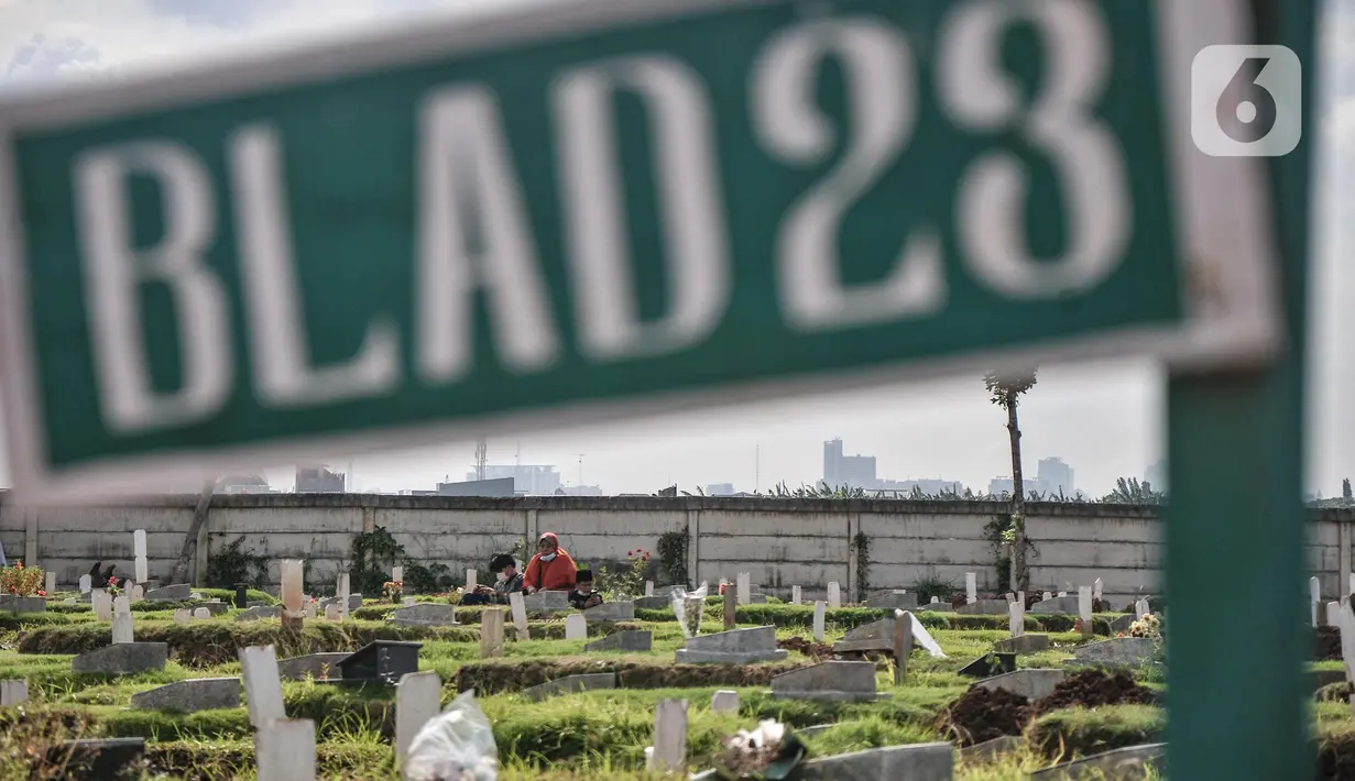 FOTO: Lahan Pemakaman Khusus Covid-19 di TPU Rorotan Capai 25 Hektare ...