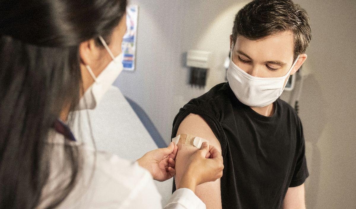 Vaksin HPV yang tersedia terdiri dari dua jenis utama, yaitu tetravalen dan bivalen.