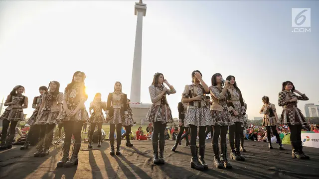 Penampilan Energik JKT48 Ramaikan Puncak Kirab Obor Asian Games 2018