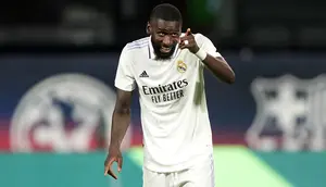 Real Madrid Minta Antonio Rudiger Angkat Kaki dari Santiago Bernabeu