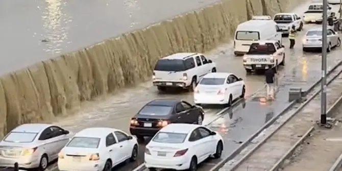 Arab Saudi Banjir Bandang, Warganet Dunia Sebut Sebagai Air Mata Duka Warga Palestina