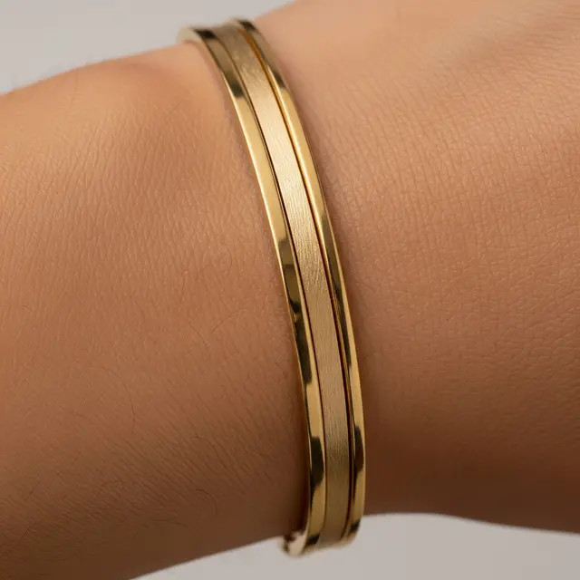 Inspirasi Gelang Emas Minimalis untuk Tabungan Sekaligus Gaya (AI)