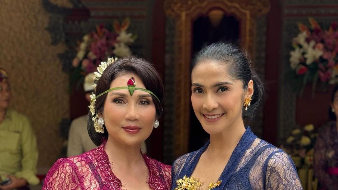 Potret Maudy Koesnadi Kenakan Kebaya Bali yang Selalu Cantik