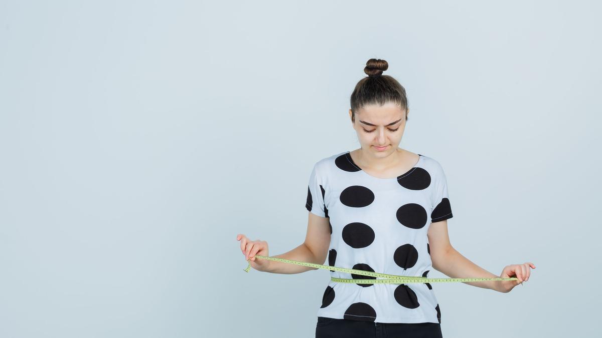 9 Cara Menurunkan Berat Badan, dari Defisit Kalori hingga Makan Teratur