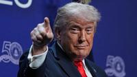 Presiden Amerika Serikat (AS) Donald Trump berbicara di Raymond F. Kravis Center for the Performing Arts di West Palm Beach, Florida, Jumat, 1 Mei 2026. (AP Photo/Matt Rourke)
