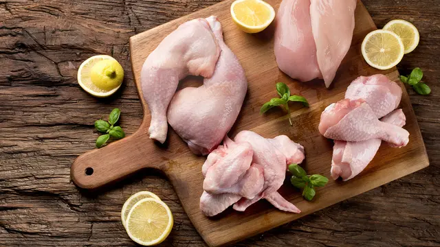 Tips Membuat Ayam Goreng Crispy di Luar dan Juicy di Dalam, Ibu Wajib Coba