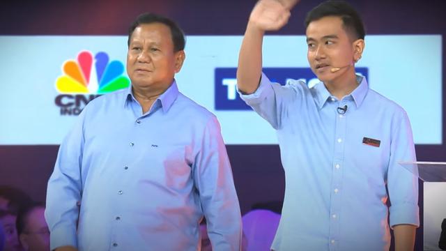 Calon Wakil Presiden Gibran Rakabuming Raka bersama Capres Prabowo Subianto.