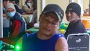Ramadan 2026 atau 1447 Hijirah menjadi tahun keempat penyelenggaraan program hapus tato gratis yang digelar Badan Amil Zakat Nasional (Baznas)/Bazis Provinsi DKI Jakarta. Tampak dalam foto, petugas melakukan proses hapus tato pada tubuh peserta di Masjid Sunda Kelapa, Jakarta, Selasa (24/2/2026). (merdeka.com/Arie Basuki)