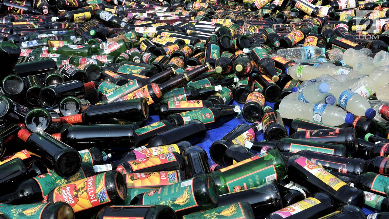 Pemusnahan Botol Miras