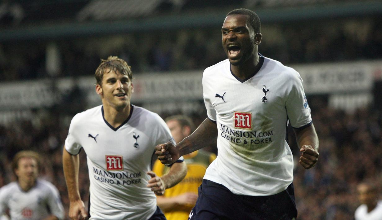 <p>Darren Bent. Striker Inggris yang telah pensiun pada Juli 2018 bersama Derby County ini pernah berseragam Tottenham Hotspur selama 2 musim, 2007/2008 dan 2008/2009 usai didatangkan dari Charlton Athletic. Bersama Spurs, ia total tampil dalam 79 laga di semua ajang dengan torehan 25 gol dan 7 assist. (AFP/Chris Ratcliffe)</p>