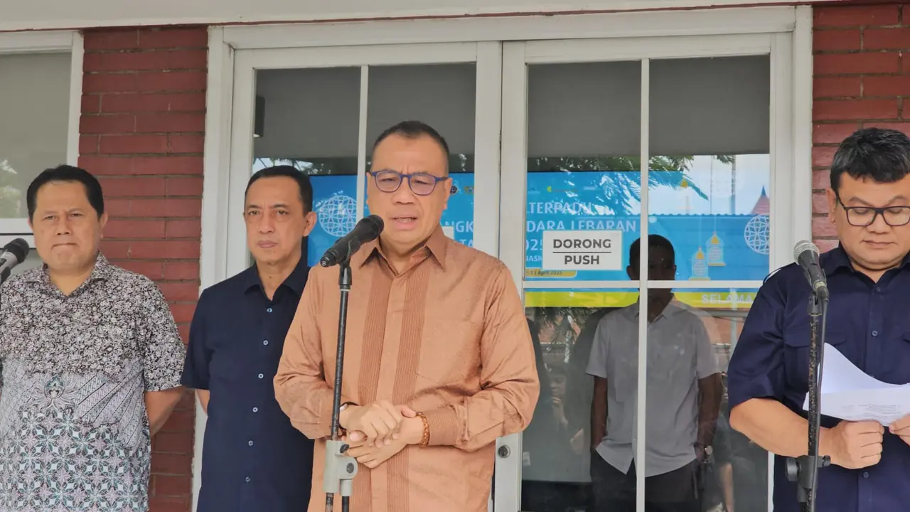 Direktur Utama PT Angkasa Pura Indonesia (API) atau InJourney Airports, Faik Fahmi. (Foto: Liputan6.com/Pramita T)