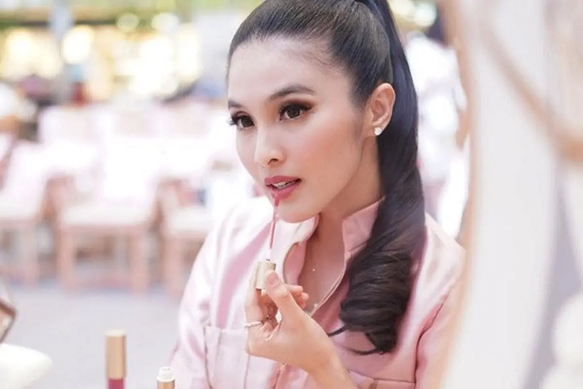 Sandra Dewi