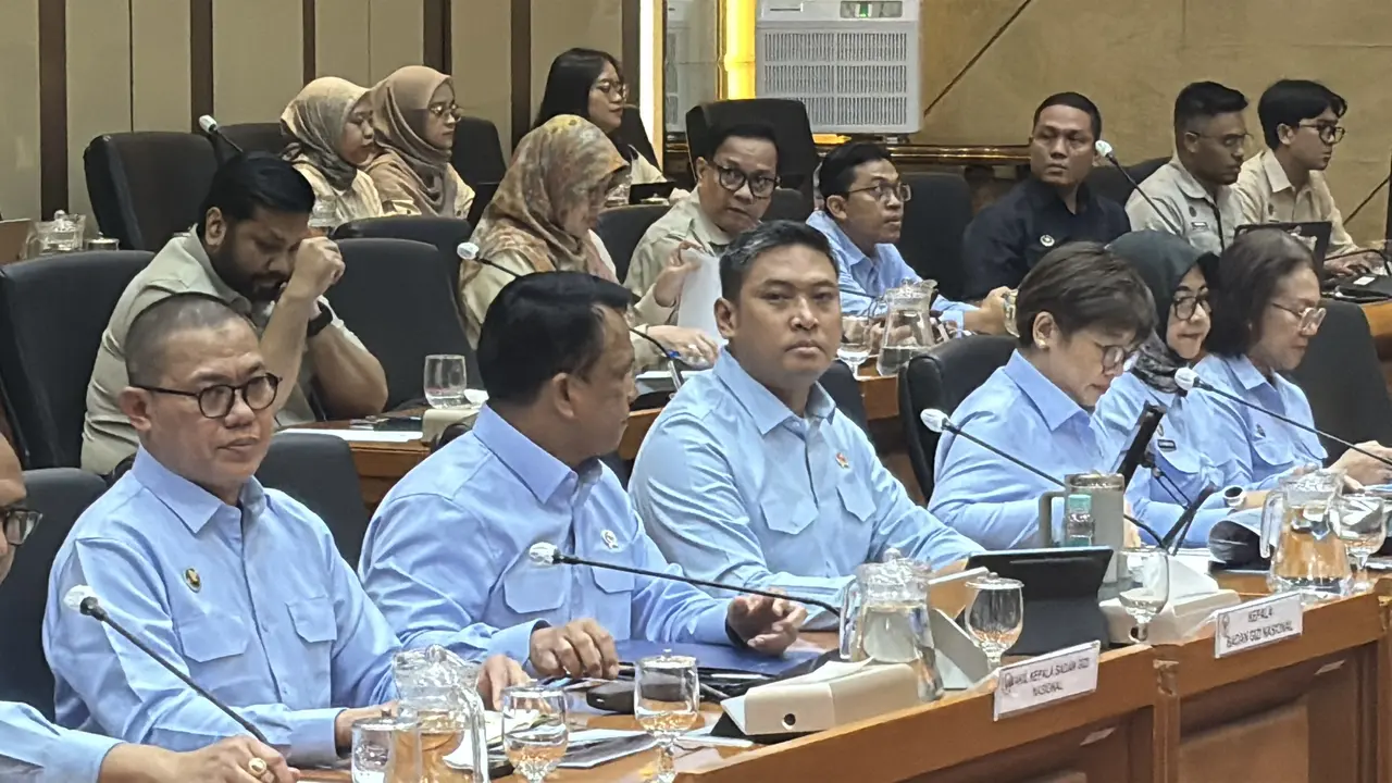Kepala BGN Sudaryono saat Rapat Dengar Pendapat bersama Komisi IX DPR di Gedung Parlemen, Jakarta.