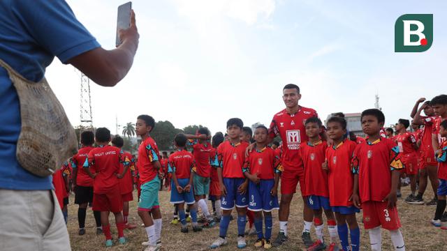 Coaching Clinic di Stadion Gelora Kie Raha