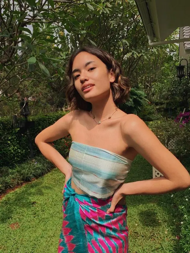 8 Gaya Arawinda Kirana dengan Kain Nusantara, Aktris Muda yang Tengah Disorot karena Isu Perselingkuhan