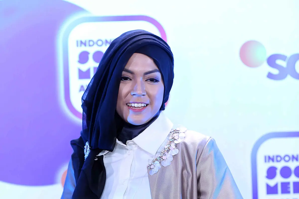 [Bintang] Melejit Lewat Instagram, Guru Cantik Rizma Meriahkan ISMA 2K16