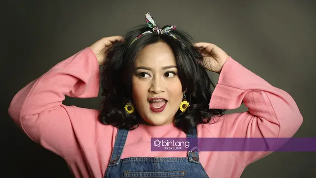 [Bintang] Paquita Genuschka
