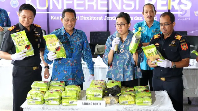 Senyum Sri Mulyani Saat Pamerkan 40 Kilogram Sabu