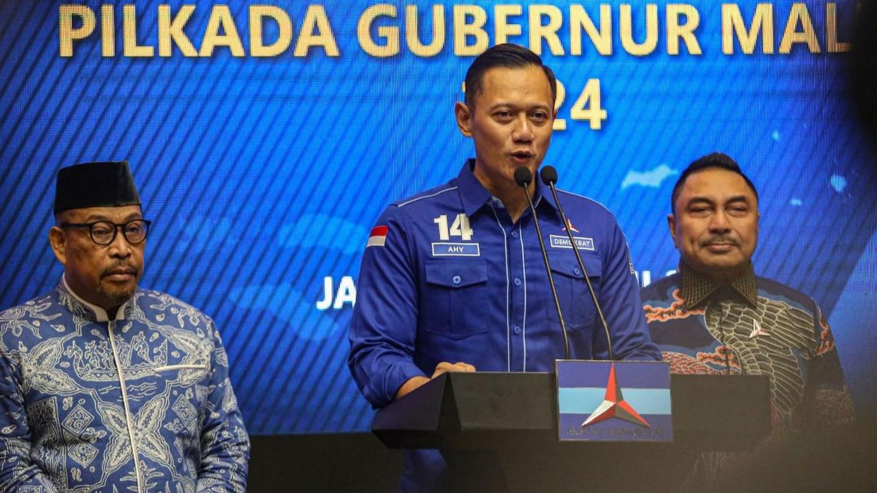 "Untuk penentuan calon gubernur dan calon wakil gubernur mekanisme di Demokrat sampai tingkat majelis partai di mana Ketua Majelis Partai Pak SBY," ungkap dia.<br>