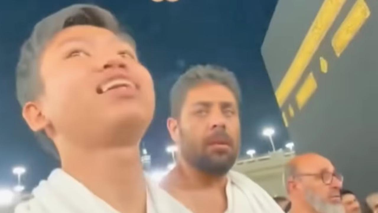 Benar-Benar Rezeki Anak Soleh, Pemuda Asal RI ini Doa Minta Duit di Depan Ka'bah Langsung Terkabul