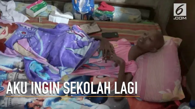 Ossy Mardhianti Utami, sudah delapan bulan hanya bisa berbaring di atas tempat tidur karena terdeteksi kanker tulang. Orang tua berharap ada uluran tangan dari dermawan atau pemerintah untuk membantu pengobatan kesembuhan anaknya.