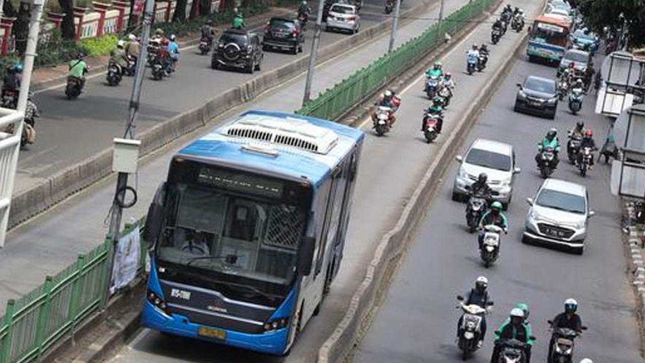 Pemotor di Gunung Sahari Tewas Kecelakaan, Transjakarta Wanti-Wanti Pengendara Tak Nekat Terobos Jalur Busway
