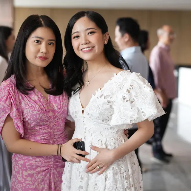6 Potret Jessica Tanoe dan Valencia Tanoe, Kompak Sejak Kecil hingga Hamil Bareng