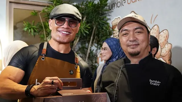 Grand Opening Bakery Milik Deddy Corbuzier