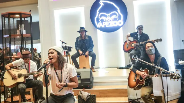 Slank saat di panggung peluncuran Fullmoon di Hall B3, Gedung Jiexpo, Kemayoran, Jakarta.