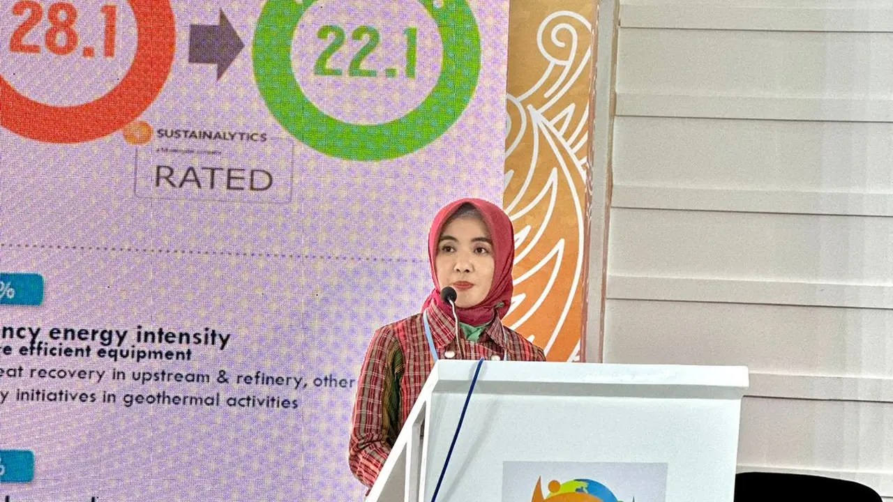 Direktur Utama dan President Director PT Pertamina (Persero) Nicke Widyawati dalam diskusi panel COP27 di Sharm El Sheikh, Mesir, Minggu (6/11/2022).