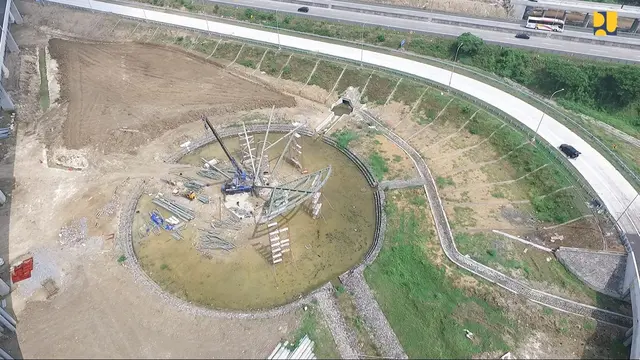 Kementerian PUPR menyiapkan 2 ruas jalan tol baru dan 8 jalan tol fungsional untuk mendukung arus lalu lintas saat libur Natal dan Tahun Baru (Nataru) 2022-2023.