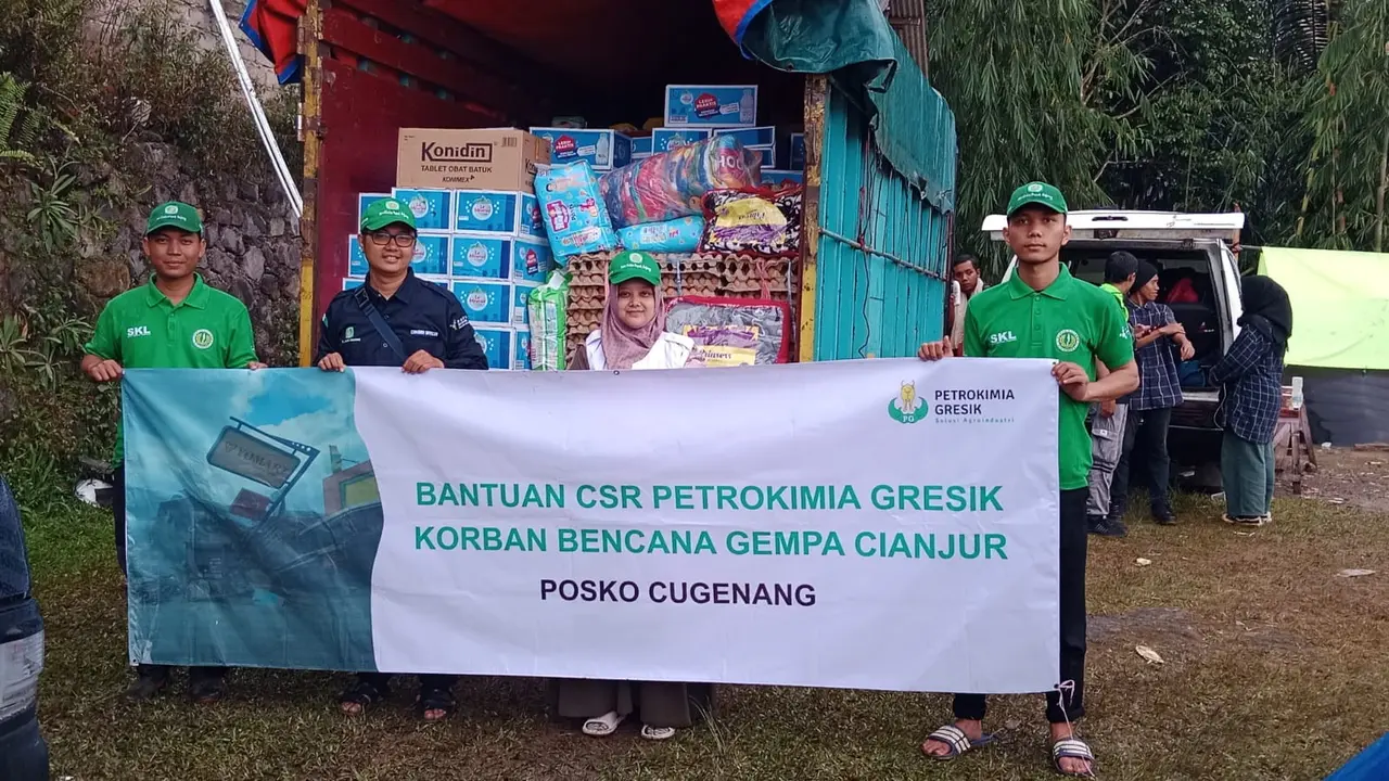 Petrokimia Gresik menyalurkan bantuan sembako, obat-obatan, dan bantuan kebutuhan lainnya senilai Rp100 juta untuk korban bencana gempa