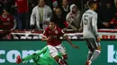 Gelandang Bristol City, Korey Smith, melakukan selebrasi usai mencetak gol ke gawang Manchester United pada laga Piala Liga Inggris di Stadion Ashton Gate, Kamis (21/12/2017). Bristol City menang 2-1 atas Manchester United. (AFP/Geoff Caddick)