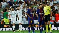 Real Madrid menang 2-0 atas Barcelona pada leg kedua Piala Super Spanyol 2017 di Santiago Bernabeu, Rabu (16/8/2017). (AP Photo/Francisco Seco)