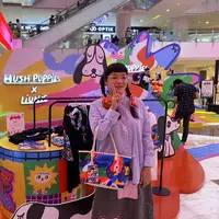 Martcellia Liunic selaku Ilustrator, art director dan seniman visual dari Liunic mengenakan koleksi Hush Puppies x Liunic, dok: Pribadi